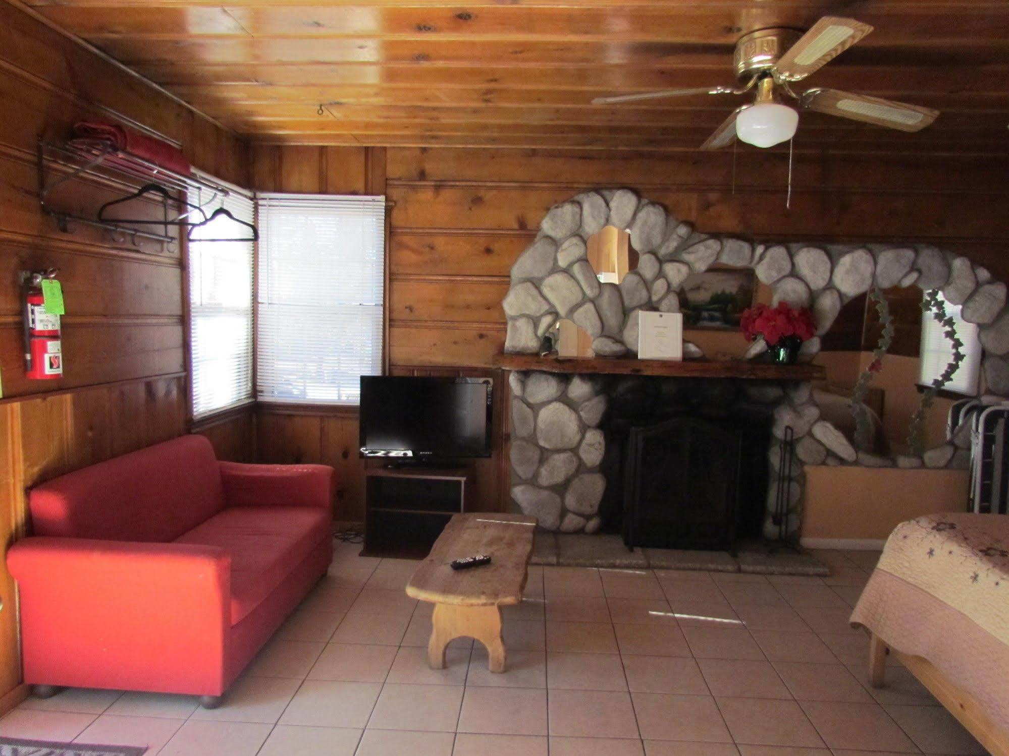 Lakewood Cabins Биг Беър Лейк Екстериор снимка